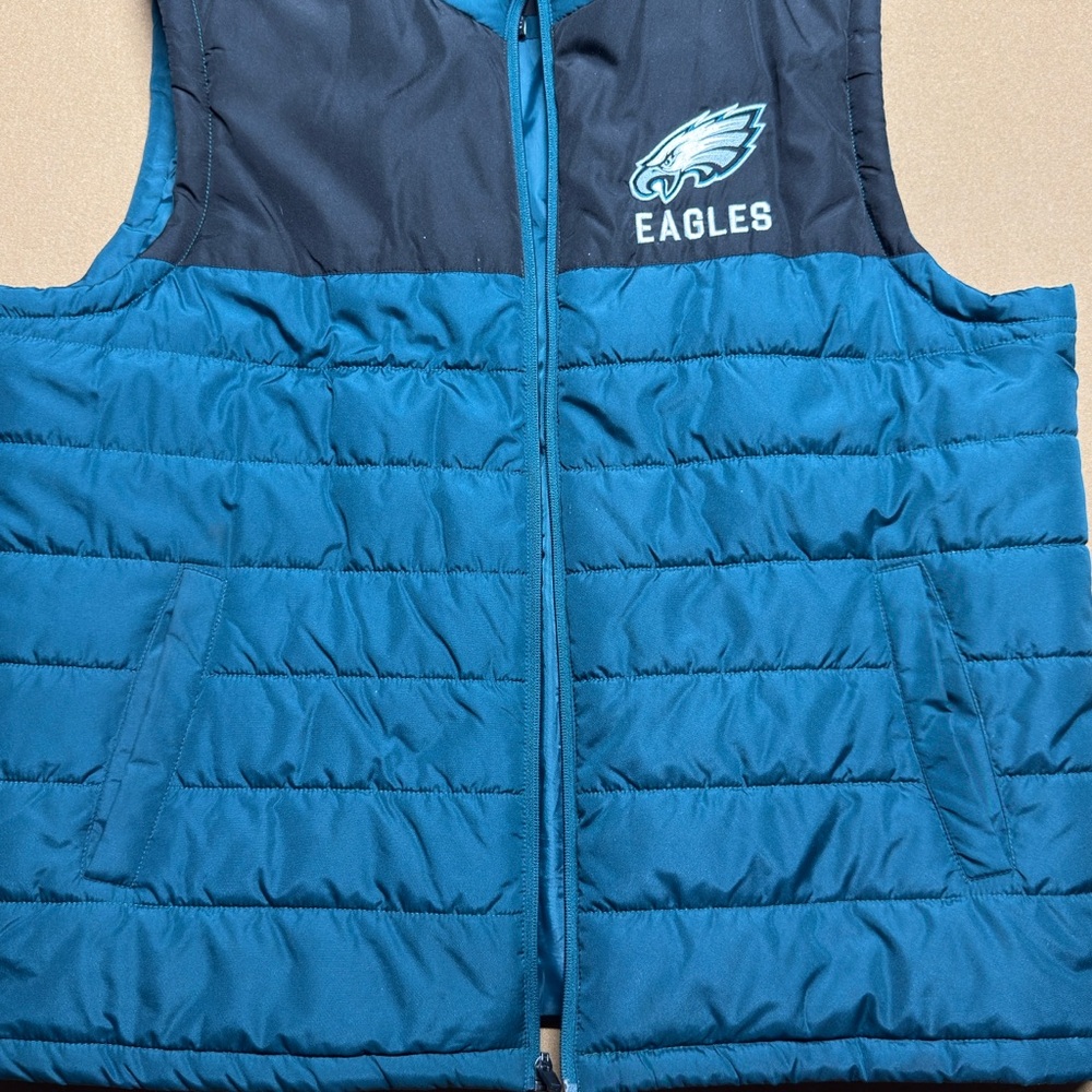 Philadelphia Eagles Puffer Vest Men’s size XL- Teal & Black Insulated Zip Up